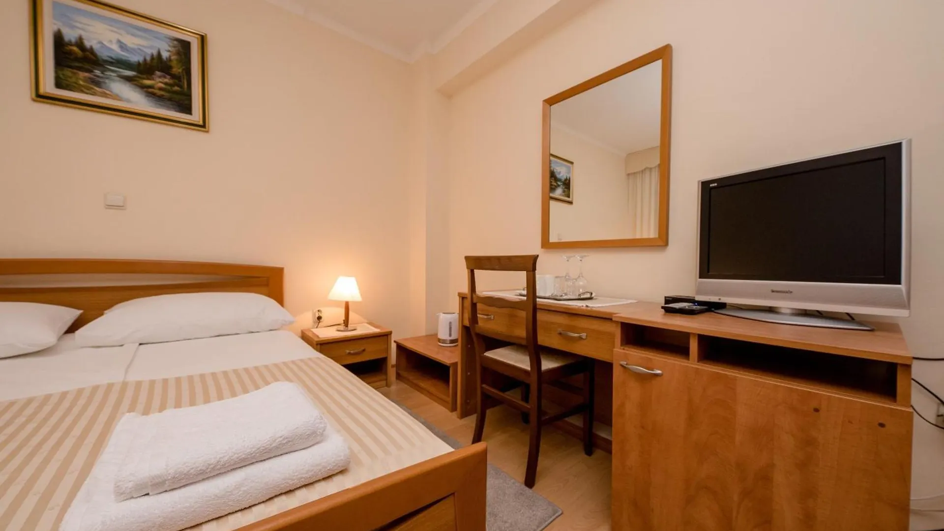Guest House Villa Anggela Rab Town