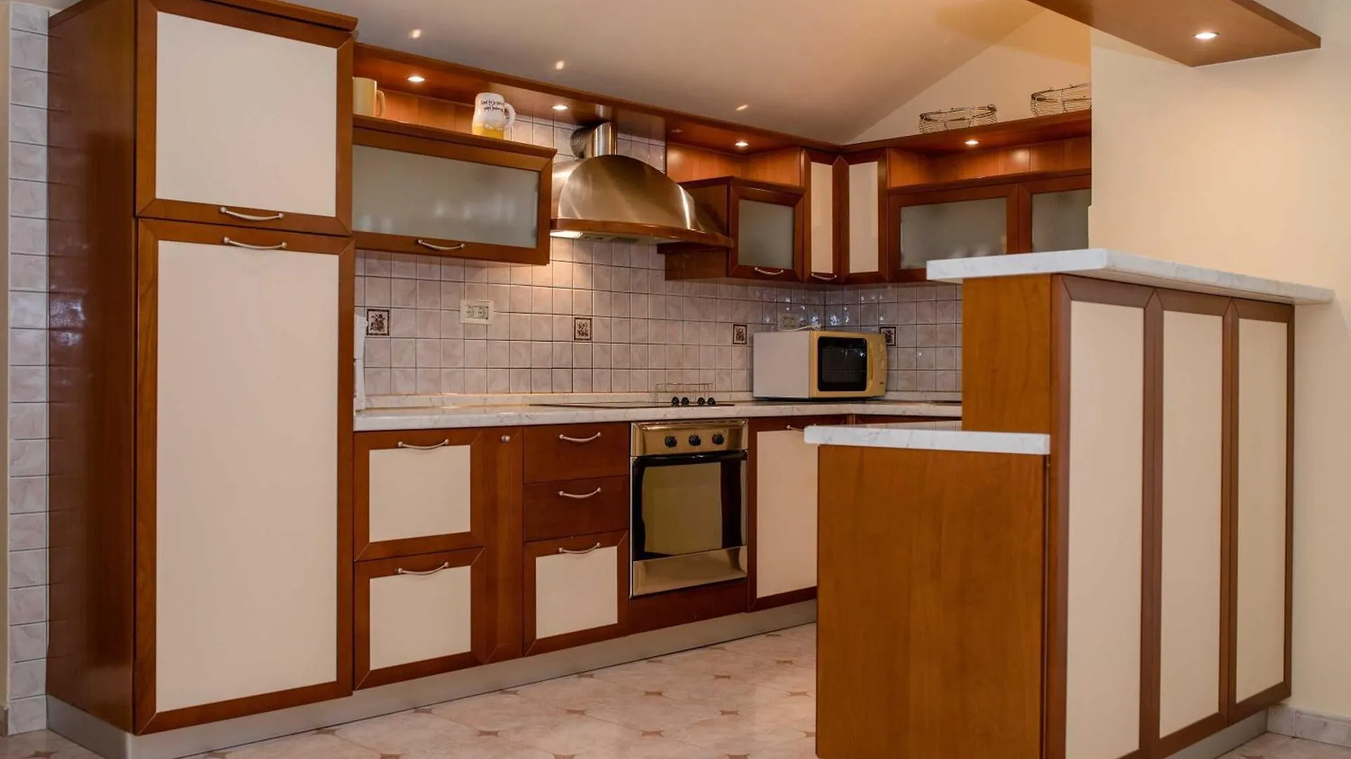 Guest House Villa Anggela Rab Town 0*,  Kroatien
